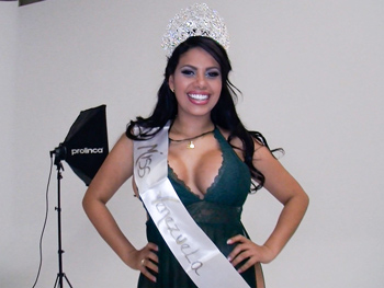 'Ya llegó la REINAA! Soy Kesha Ortega Miss, Venezuela, hoy cumplo mi sueño'. Sí, hoy te vamos a CORONAR, pero bien ;))